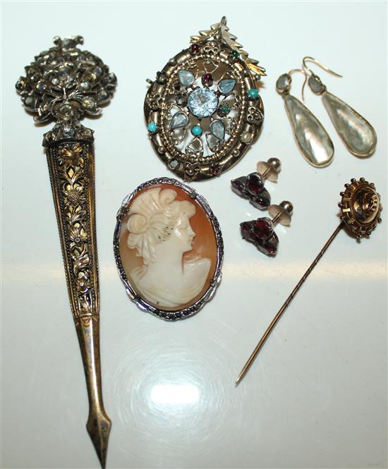 Pair of Georgian pearl drop earrings, pendant & mixed jewellery